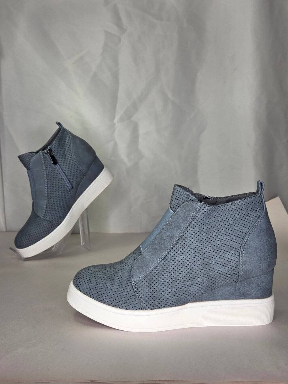 Journee Collection Clara Wedge Sneakers - Blue, 7.5 M